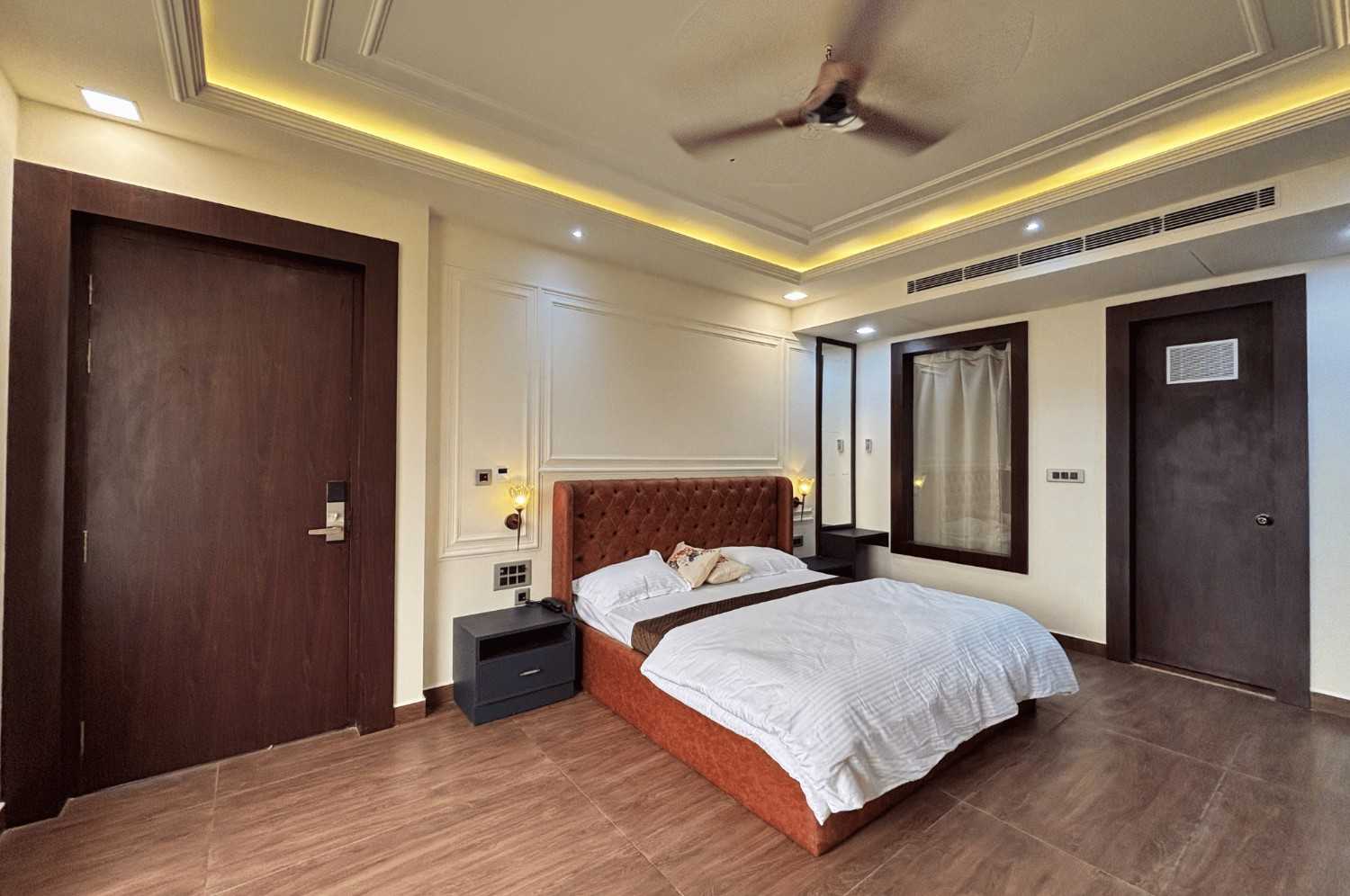 Room 02
